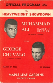 1966 Muhammad Ali vs. George Chuvalo "The Heavyweight Showdown" Official Program Signed by George Chuvalo (Beckett)